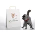 Fehér szalagfüles papírtáska egyedi nyomattal és egy cica